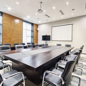 Avison Young: Costul exploatarii si amenajarea vor face diferenta pe piata birourilor